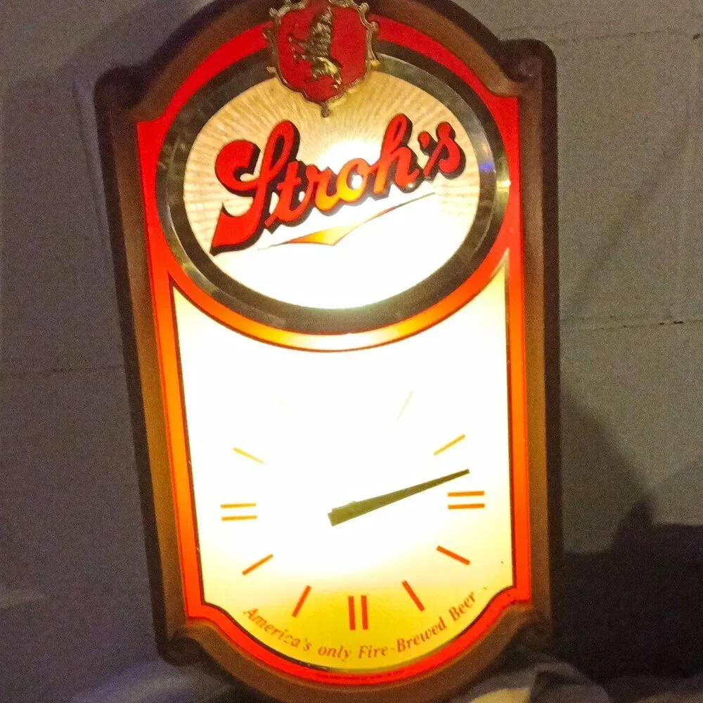 Stroh's Breweriana Wall Clock 